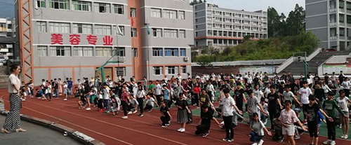 四川省華鎣職業(yè)技術(shù)學(xué)校課余時間訓(xùn)練