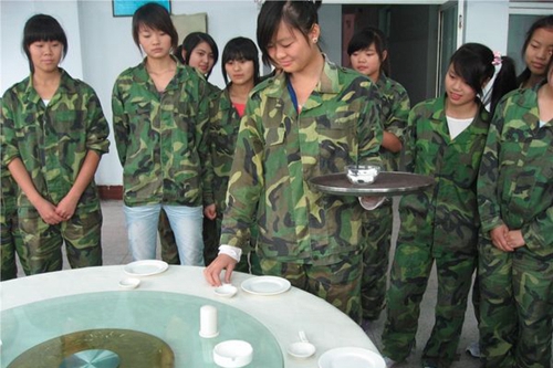 岳池縣職業(yè)技術(shù)學(xué)校酒店專業(yè)實訓(xùn)