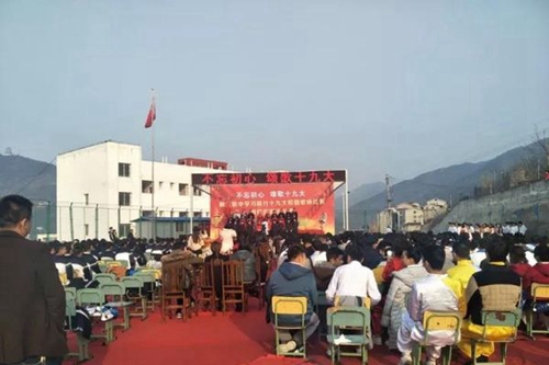 四川省廣元市朝天職業(yè)中學歌詠比賽現(xiàn)場