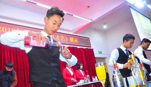 峨邊彝族自治縣職業(yè)高級中學(xué)校調(diào)酒技藝與花式咖啡2