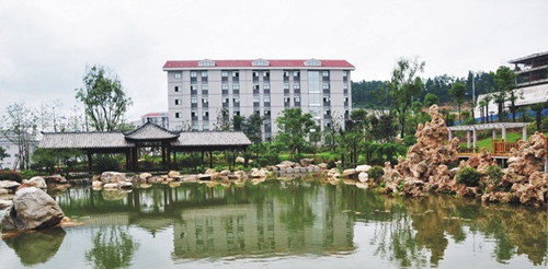 四川省綿陽農(nóng)業(yè)學(xué)校(綿陽工程技術(shù)學(xué)校)景觀：文化長廊