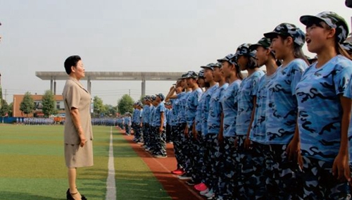 眉山科學(xué)技術(shù)學(xué)校軍訓(xùn)