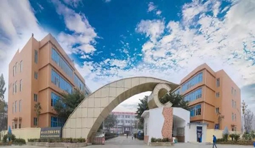 四川文化傳媒職業(yè)學(xué)院校門