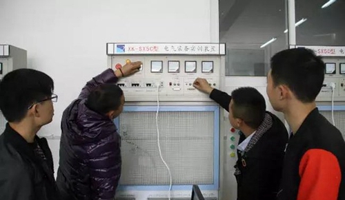 四川應(yīng)用技術(shù)職業(yè)學(xué)院電氣實(shí)訓(xùn)裝置