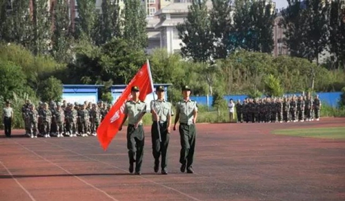 四川應(yīng)用技術(shù)職業(yè)學(xué)院軍訓(xùn)匯演
