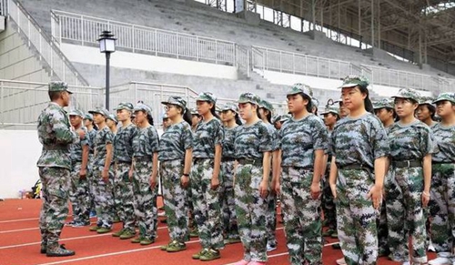 西昌民族幼兒師范高等?？茖W(xué)校隊(duì)列訓(xùn)練