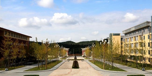 四川護(hù)理職業(yè)學(xué)院校園環(huán)境