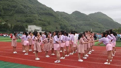 六盤水幼兒師范高等?？茖W(xué)校運(yùn)動(dòng)會(huì)開幕表演2