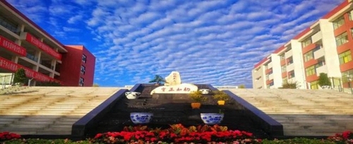北二外成都附中校園風(fēng)貌