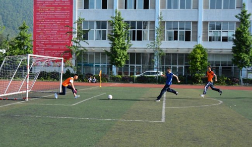 四川省江油市太白中學(xué)足球比賽2