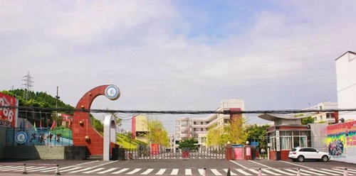 三臺縣蘆溪中學學校大門