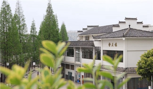 四川師范大學(xué)附屬第一實驗中學(xué)靜正樓（龍泉校區(qū)）