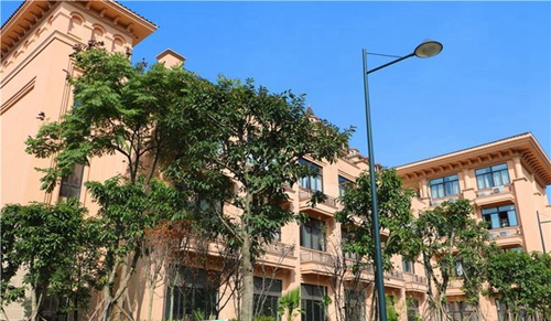 四川師范大學(xué)附屬第一實驗中學(xué)歐式校園（天府校區(qū)）