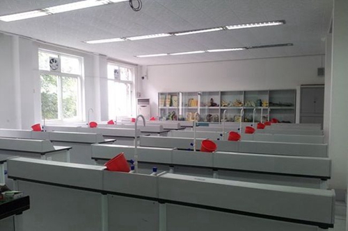 西南交通大學(xué)附屬中學(xué)生物實驗室