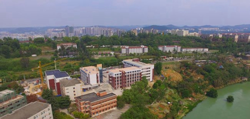 綿陽(yáng)科學(xué)城一中校園景色