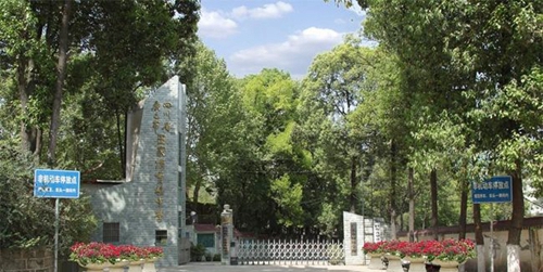廣元市實(shí)驗(yàn)中學(xué)(廣元市田家炳實(shí)驗(yàn)中學(xué))校園大門