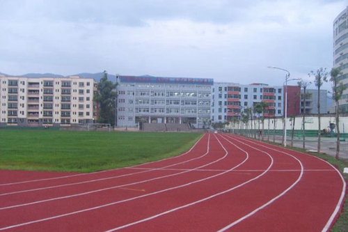四川省廣元市寶輪中學(xué)運(yùn)動(dòng)場(chǎng)