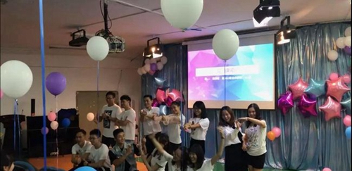 成都七中嘉祥外國語學校（成華校區(qū)）晚會節(jié)目