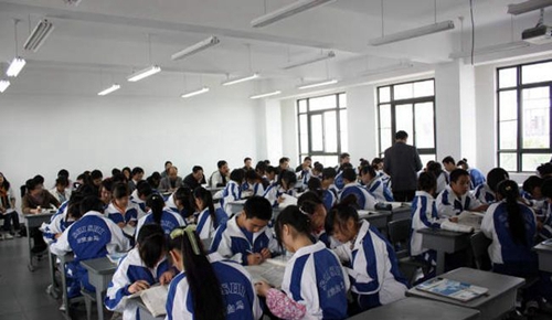 成都石室白馬中學(xué)課堂2