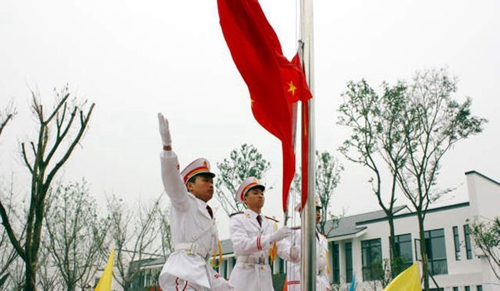 成都石室白馬中學(xué)升旗儀式