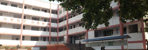 任隆中學(xué)校園景色1