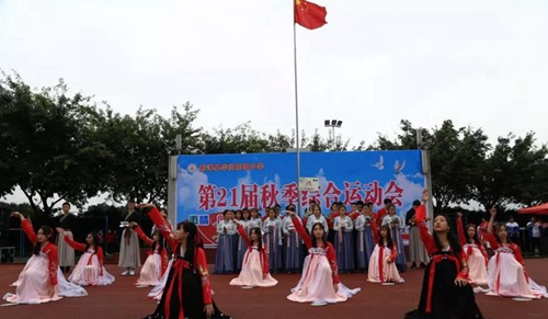 新津縣華潤(rùn)高級(jí)中學(xué)古裝表演