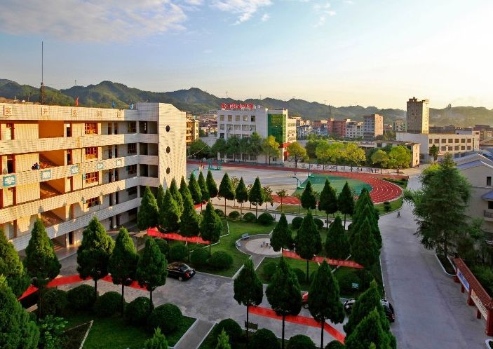 2022年重慶市萬(wàn)州區(qū)衛(wèi)生職業(yè)培訓(xùn)學(xué)校招生對(duì)象有什么呢？