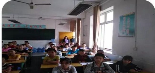 金堂縣竹篙中學校課堂掠影