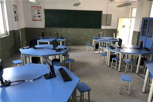 四川省成都市第十七中學創(chuàng)客室