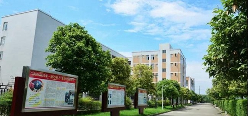郫都區(qū)第四中學行道