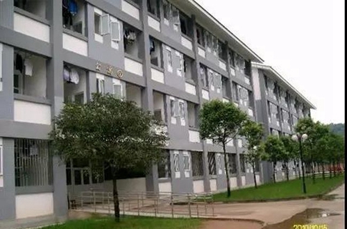 邛崍市平樂中學(xué)校學(xué)生寢室