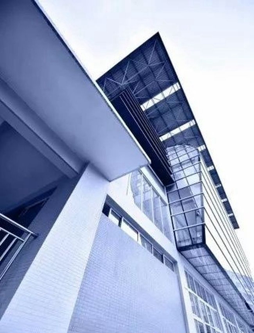 四川師范大學(xué)附屬中學(xué)整潔校園