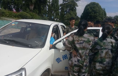 貴陽市工業(yè)職業(yè)學校學生在學車