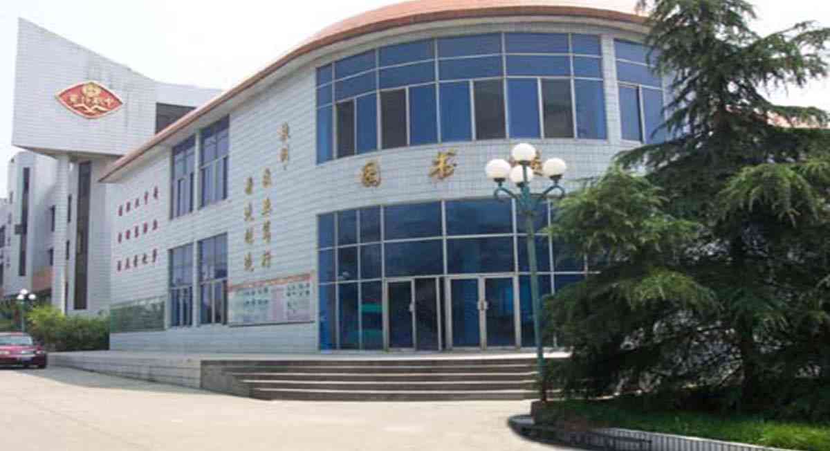學(xué)校環(huán)境