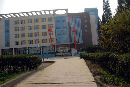 貴陽市白云區(qū)職業(yè)技術(shù)學(xué)校|貴陽白云職校圖片