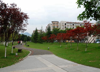四川張瀾職業(yè)技術(shù)學(xué)校2025年招生專業(yè)有那些?