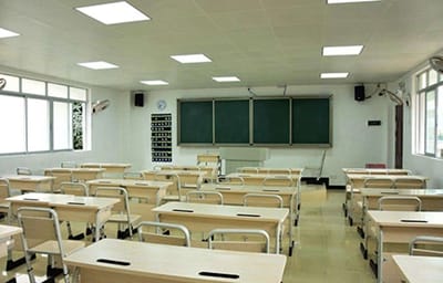 延安大學(xué)醫(yī)學(xué)院學(xué)費?報名費多少錢？