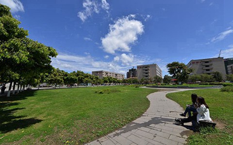 廣州華南商貿(mào)職業(yè)學(xué)院學(xué)費(fèi)收費(fèi)是多少