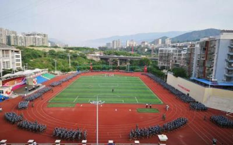 成都市衛(wèi)校|四川省成都衛(wèi)生學校專業(yè)學費要多少錢