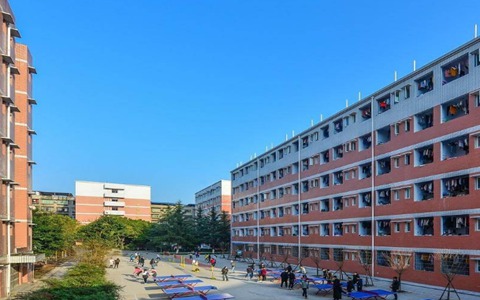 武漢助產(chǎn)學(xué)校2023招生計劃