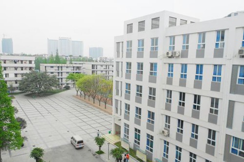 泊頭職業(yè)學(xué)院五年制大專有高鐵乘務(wù)專業(yè)嗎