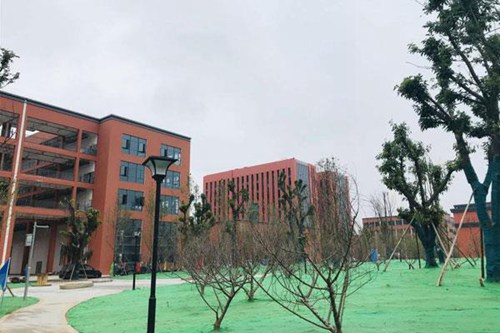 甘肅2023年適合男生的航空服務(wù)學(xué)校