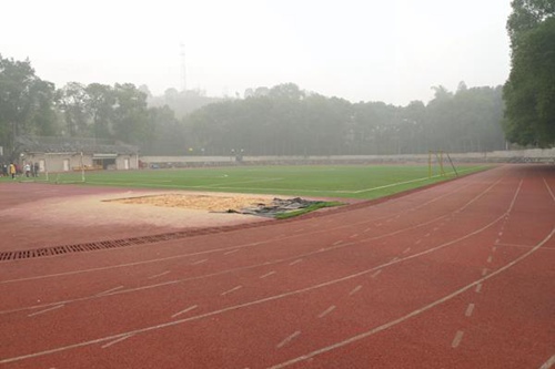 秦皇島職業(yè)技術(shù)學(xué)院航空空乘有高鐵乘務(wù)專業(yè)嗎