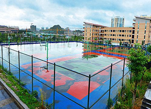 重慶鐵路運輸技工學(xué)校2025年學(xué)費多少錢一年