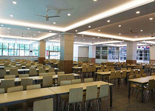 東港市職業(yè)教育中心地址在哪里 好不好
